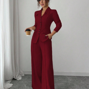 بدلة نسائية من قماش سميك بلون أحمر داكن